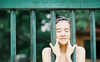 火辣身材明媚室外写真(9)