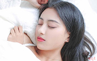 元气美女床迷人写真(10)